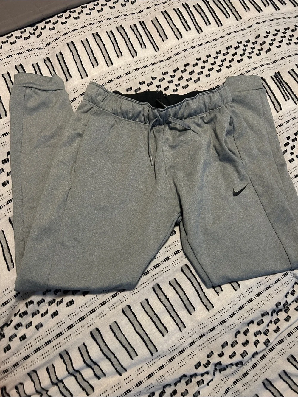 Nike Men’s Light Gray Athletic Joggers